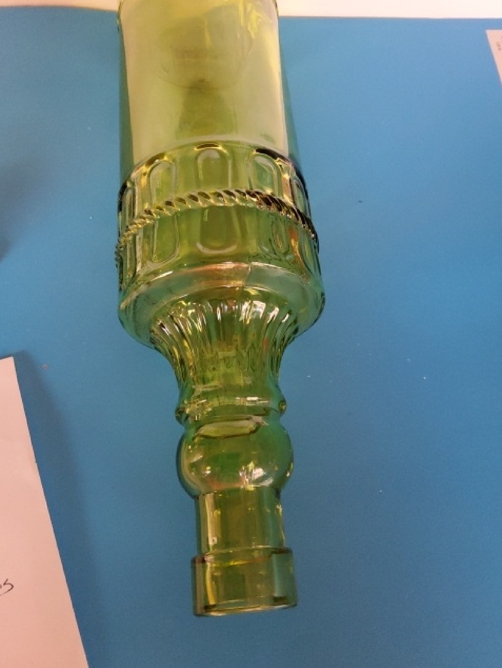 Vintage Emerald Green Glass Bottle, Decanter. - Picture 4 of 5